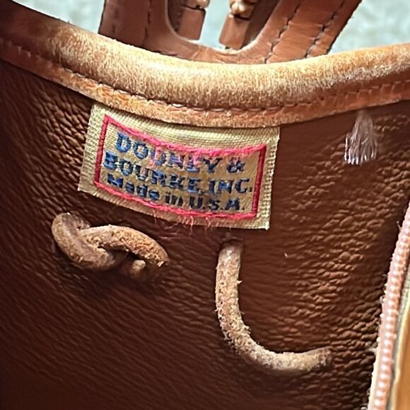 Vintage Biscotti Shortbread Dooney and Bourke AWL Shoulder bag - Picture 6 of 13